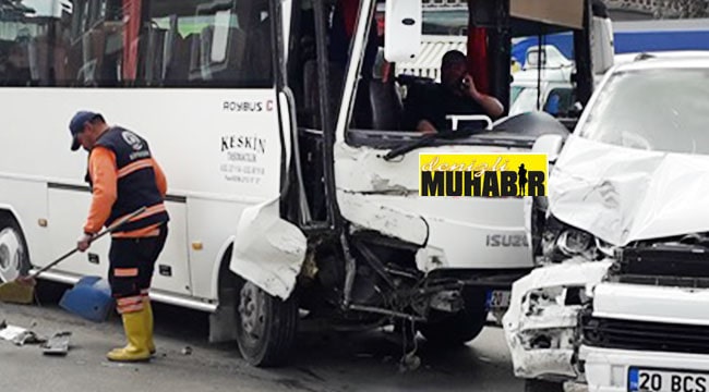 Freni patlayan midibüs, caddeye daldı: 2 yaralı