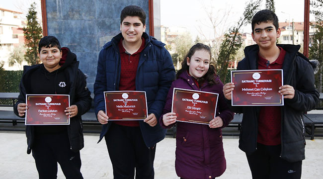DENİZLİ ÇÖZÜM KOLEJİNDE KARNE HEYECANI