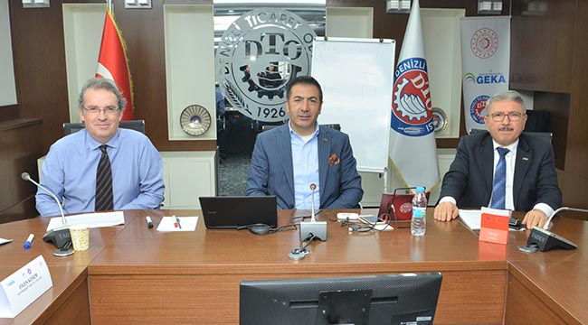 Uygulamalı İngilizce Dış Ticaret Eğitimi’nin Sertifikaları Dağıtıldı