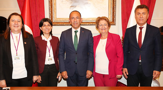 BAŞKAN ÇELİK URLA’DA VİZYON PROJESİNİ ANLATTI