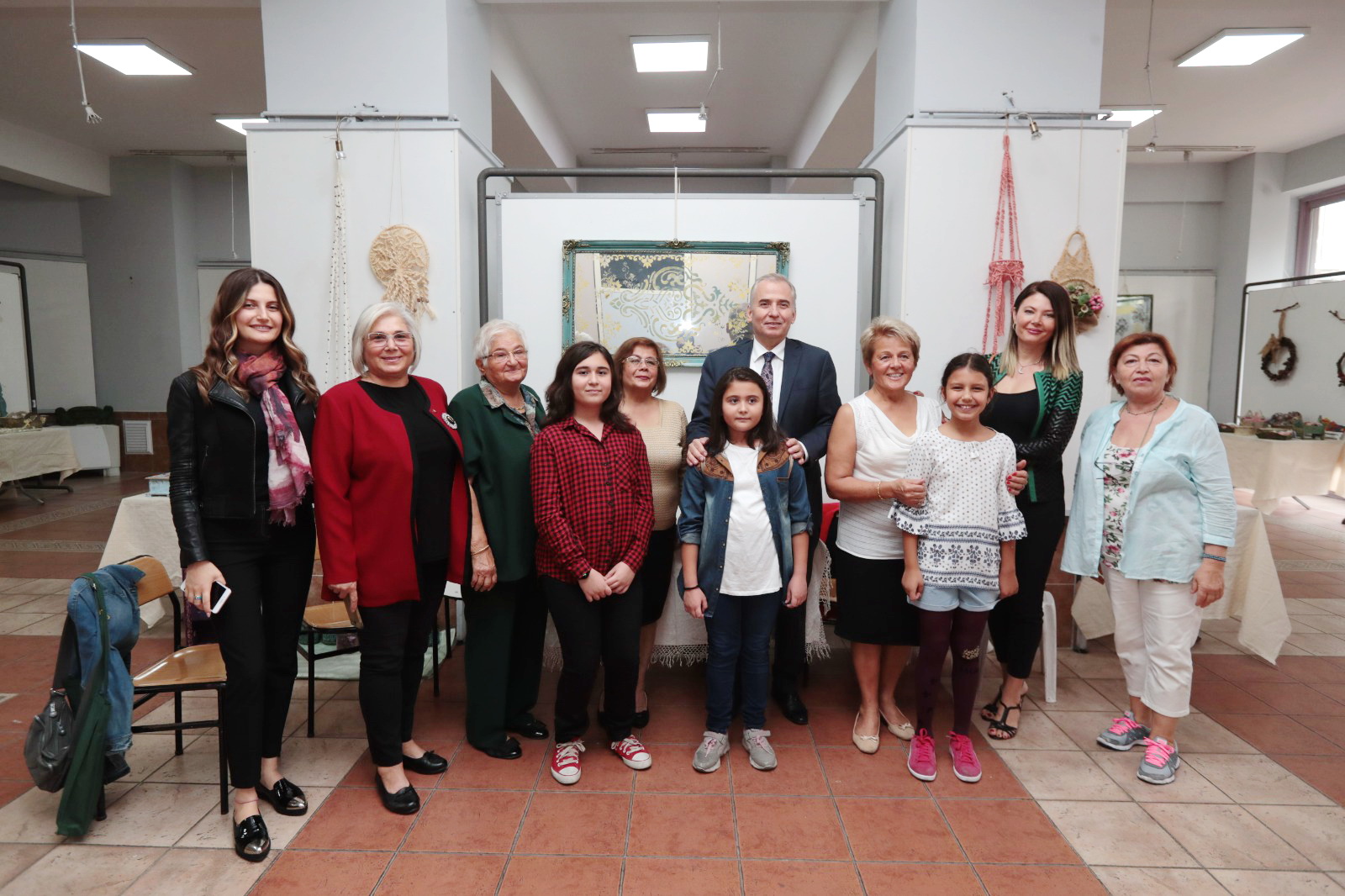 EL EMEĞİ GÖZ NURU SERGİSİ "TUTKUM" AÇILDI