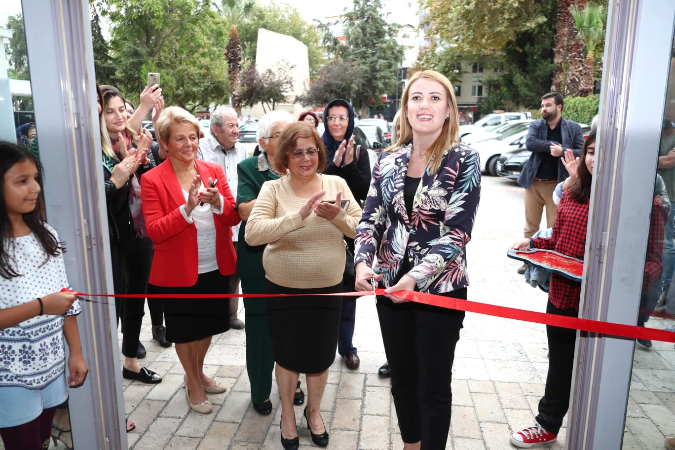 EL EMEĞİ GÖZ NURU SERGİSİ "TUTKUM" AÇILDI