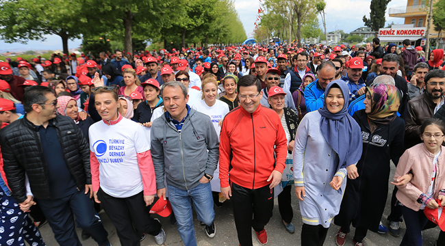 Denizli'de binler obeziteyle mücadele için yürüdü