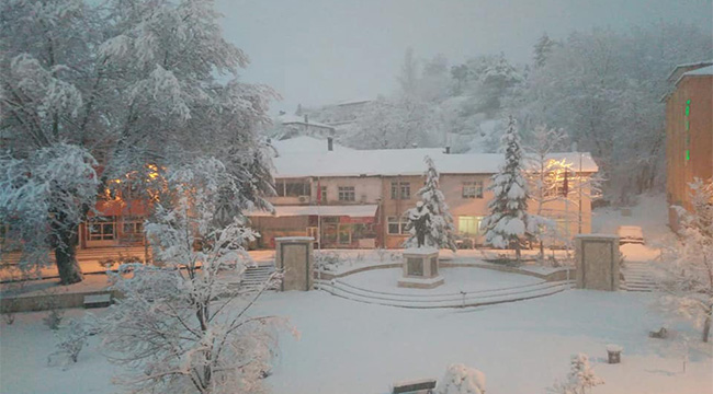 İLÇEDE KAR KALINLIĞI 20 CM.Yİ GEÇTİ