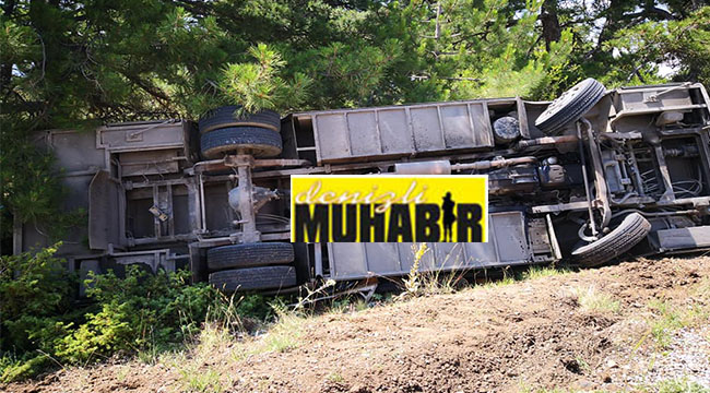 Denizli'de öğretmen ve öğrencileri taşıyan servis kaza yaptı