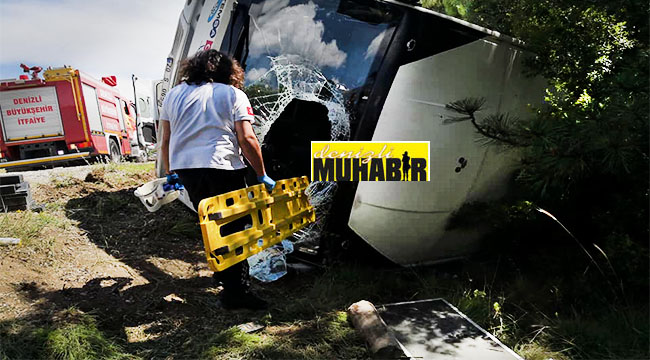 Denizli'de öğretmen ve öğrencileri taşıyan servis kaza yaptı