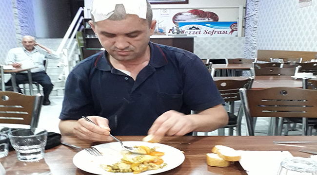 12 yıl sonra eli titremeden yemek yiyebildi