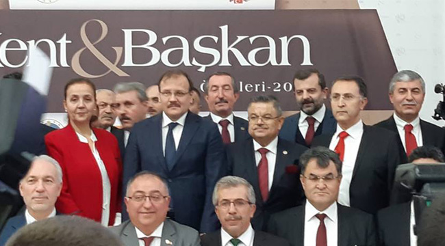 "YILIN BELEDİYE BAŞKANI" ÖDÜLÜ GÜLBAY'IN
