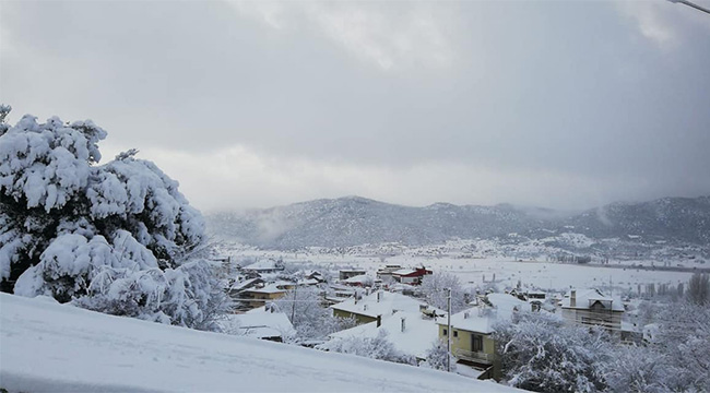İLÇEDE KAR KALINLIĞI 20 CM.Yİ GEÇTİ