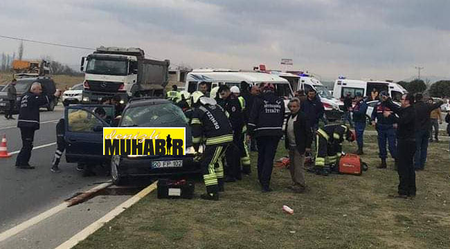 Öğrenci servisi ile otomobil çarpıştı