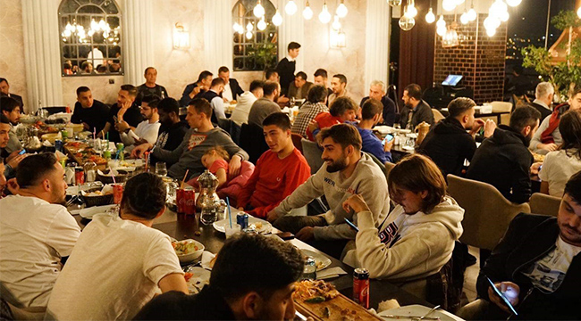 DENİZLİSPOR'A MORAL YEMEĞİ