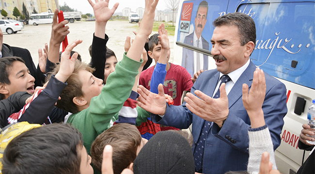DİVARCI'YA MİTİNG HAVASINDA KARŞILAMA