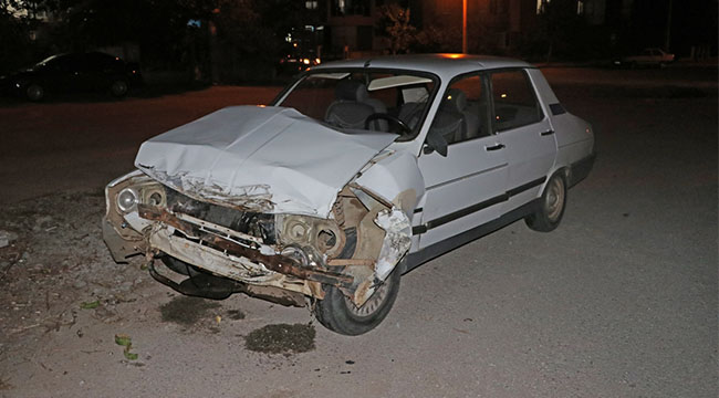 Denizli'de ambulans ile otomobil çarpıştı: 7 yaralı