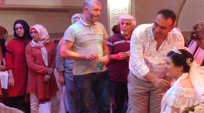 Ailesi, Ülkü'ye damatsız düğün yaptı