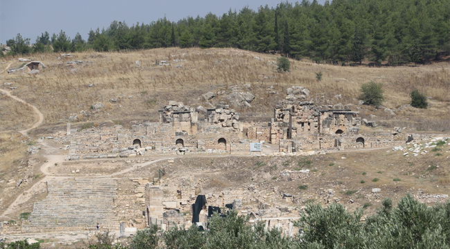 Pamukkale'yi 8 ayda 1 milyon 732 bin kişi ziyaret etti