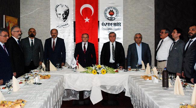 ÖZDEBİR, DENİZLİLİ EĞİTİMCİLERİ BULUŞTURDU