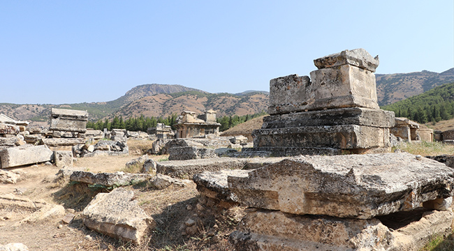 Pamukkale'yi 8 ayda 1 milyon 732 bin kişi ziyaret etti