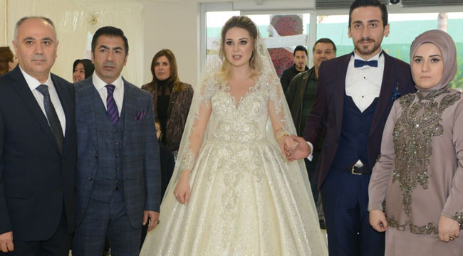 SİYASET  VE İŞ DÜNYASI BU DÜĞÜNDE BULUŞTU