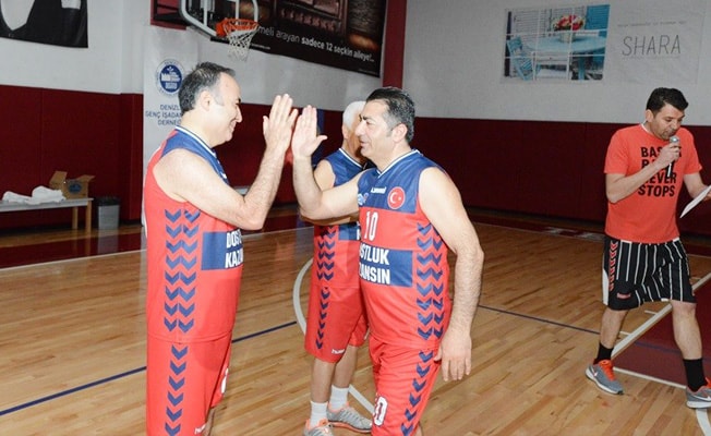 Vali Altıparmak'tan basketbol şov