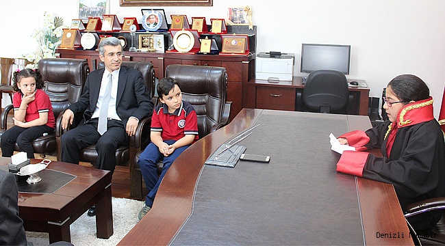 Cumhuriyet Başsavcısı makamını  çocuklara teslim etti