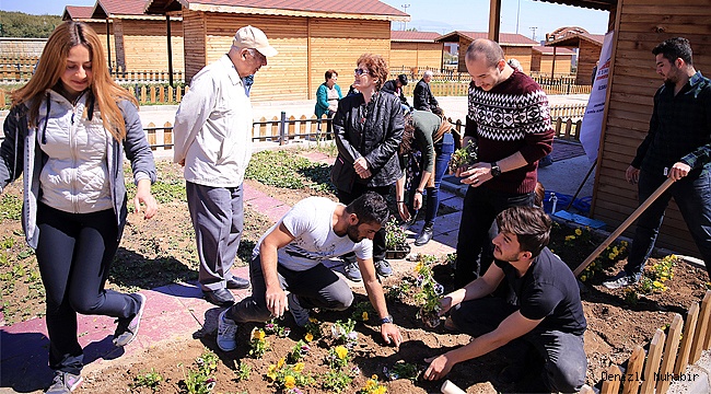 HOBİ BAHÇESİ YAŞAMLARA RENK KATIYOR