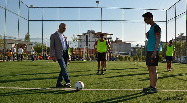 Sarayköy'de Gençlik Turnuvası başladı