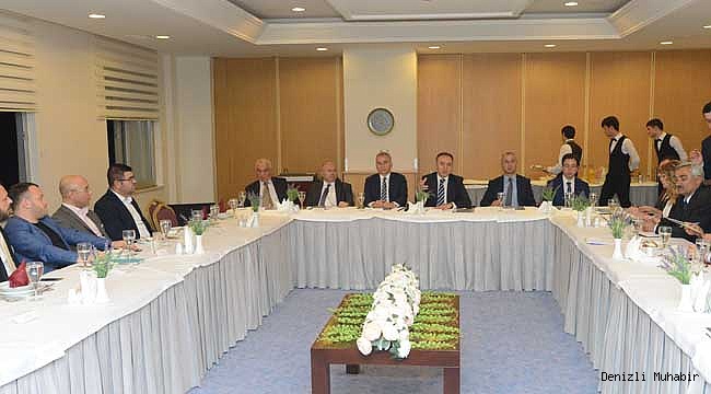 VALİ ALTIPARMAK, TURİZMCİLERLE  BİRARAYA GELDİ