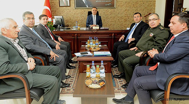VALİ, BİR GÜNDE 4 İLÇE GEZDİ