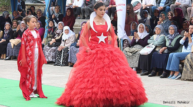 Al bayraklı gelinlik büyük beğeni topladı