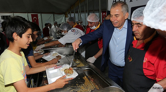Büyükşehir iftar çadırı binleri ağırlıyor