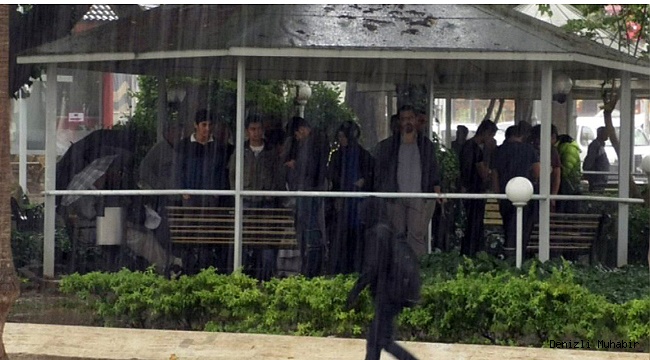 Denizli'de, sağanak yağış etkili oldu