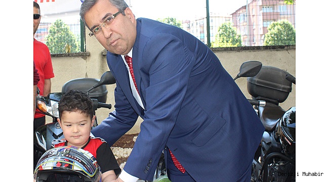 Denizli'de trafik güvenliği için 100 kişiyr kask verildi