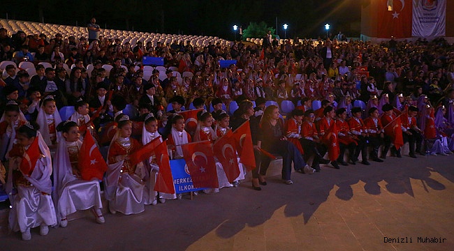 Denizli halk oyunları ile coştu