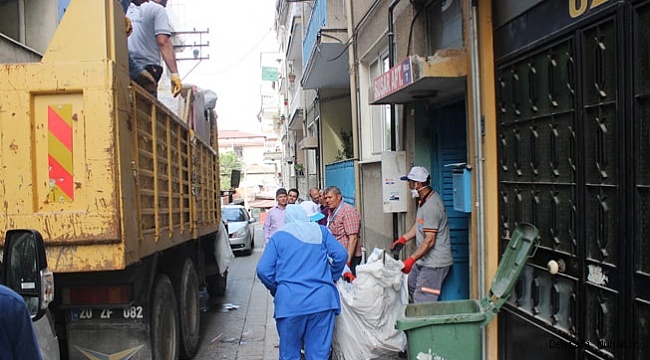 Evden 4 kamyon çöp çıktı