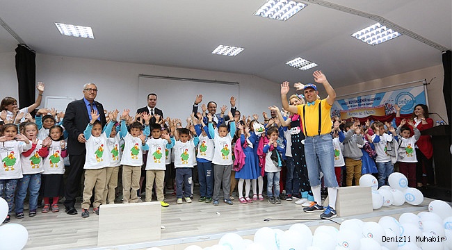 "Minik Minik Ellerim" ekibi Çameli'de