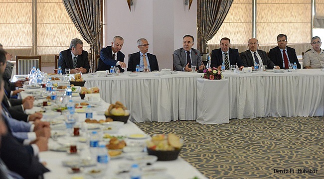 Vali Altıparmak, Kurum Müdürleri İle Biraraya Geldi