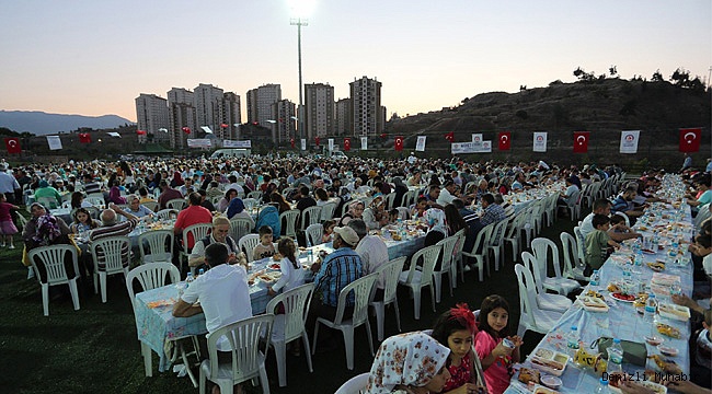Büyükşehir yüzbinleri aynı sofrada buluşturdu