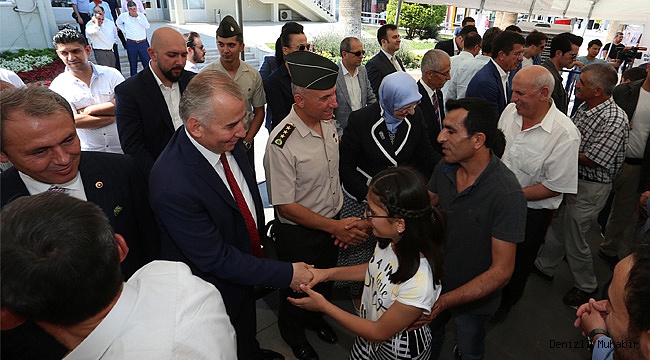 Denizli'de bayramlaşma geleneği değişmedi