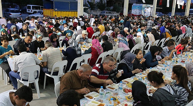 Gönül sofrası Karşıyaka’da kuruldu
