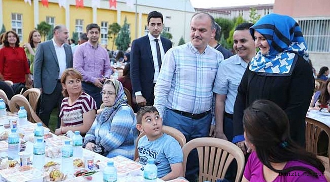 Pamukkale Belediyesi’nden 2 bin kız öğrenciye iftar