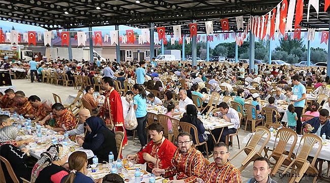 PAMUKKALE BELEDİYESİ’NDEN AKKÖY’DE 2 BİN KİŞİLİK İFTAR