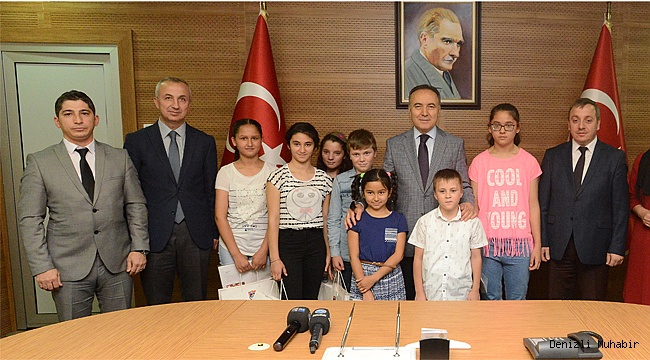 VALİ ALTIPARMAK, BAŞARILI ÖĞRENCİLERİ ÖDÜLLENDİRDİ