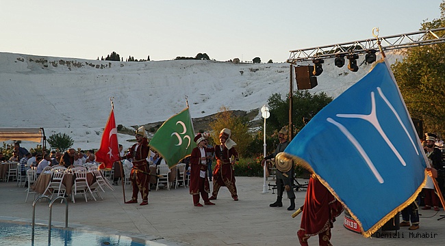 Pamukkale travertenleri manzaralı mehter gösterisi izleyenleri büyüledi