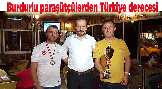 Burdurlu paraşütçülerden Türkiye derecesi