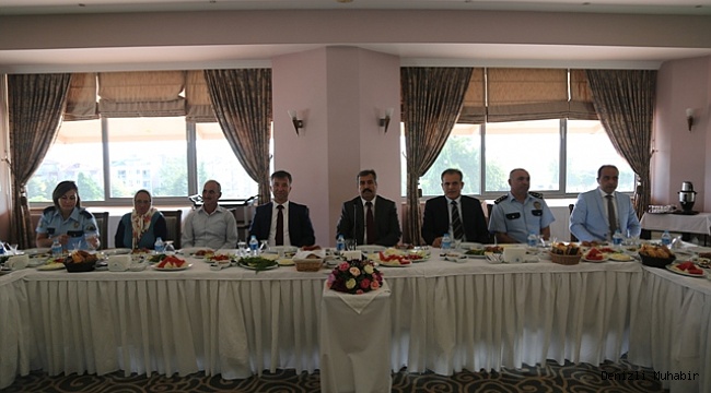 DEMİR, GAZİLERLE KAHVALTIDA BULUŞTU