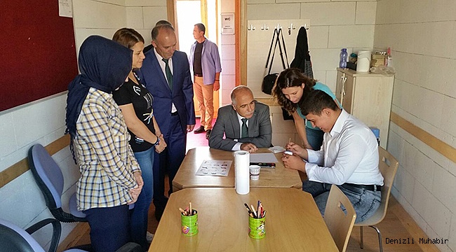 VALi KARAHAN, DENTAŞ ÖZEL EĞiTiM MERKEZi'Ni ZiYARET ETTi