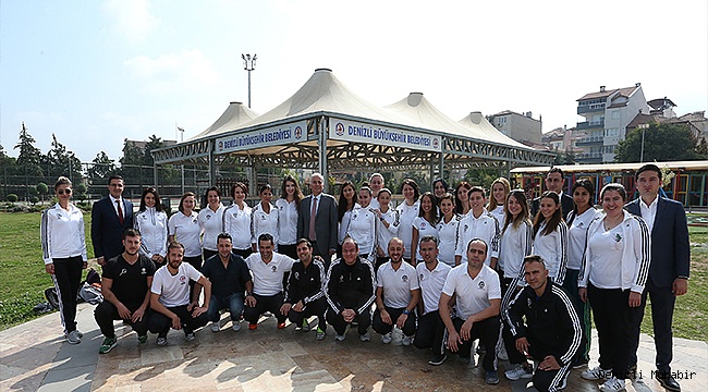 BAŞKAN ZOLAN,SPOR OKULLARI EĞİTMENLERİYLE BULUŞTU