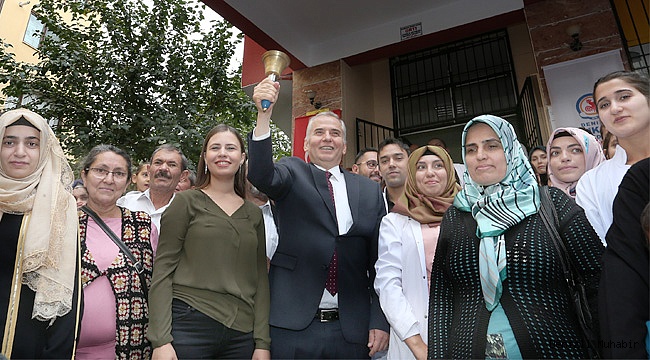 Eğitim için El Ele’de ilk ders zilini Başkan Zolan çaldı