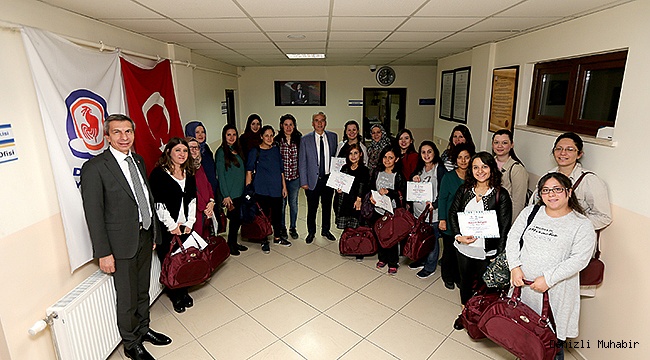 HAMİLELİK OKULU YENi MEZUNLARINI VERDİ