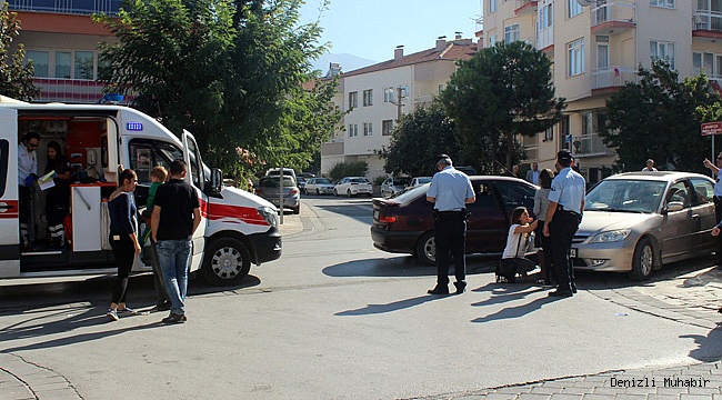 İki kadın sürücü çarpıştı, çocuklar korku dolu anlar yaşadı